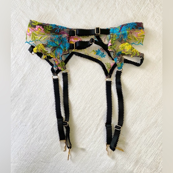 Edge o’ Beyond Zuzia Cut Out Suspender size 1-2 XS/S - Picture 4 of 6